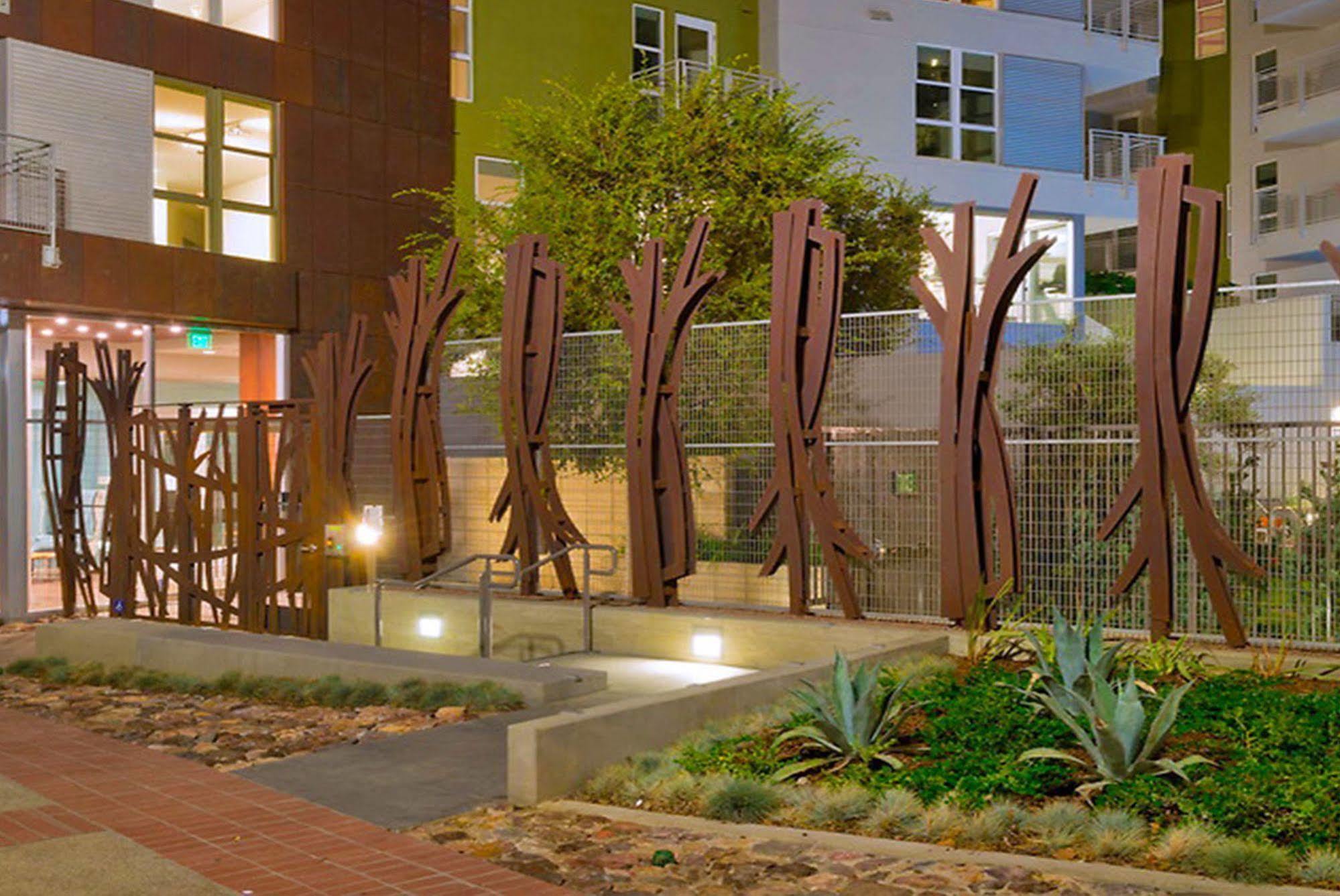 Stylish Apartments In San Diego East Village Exterior foto